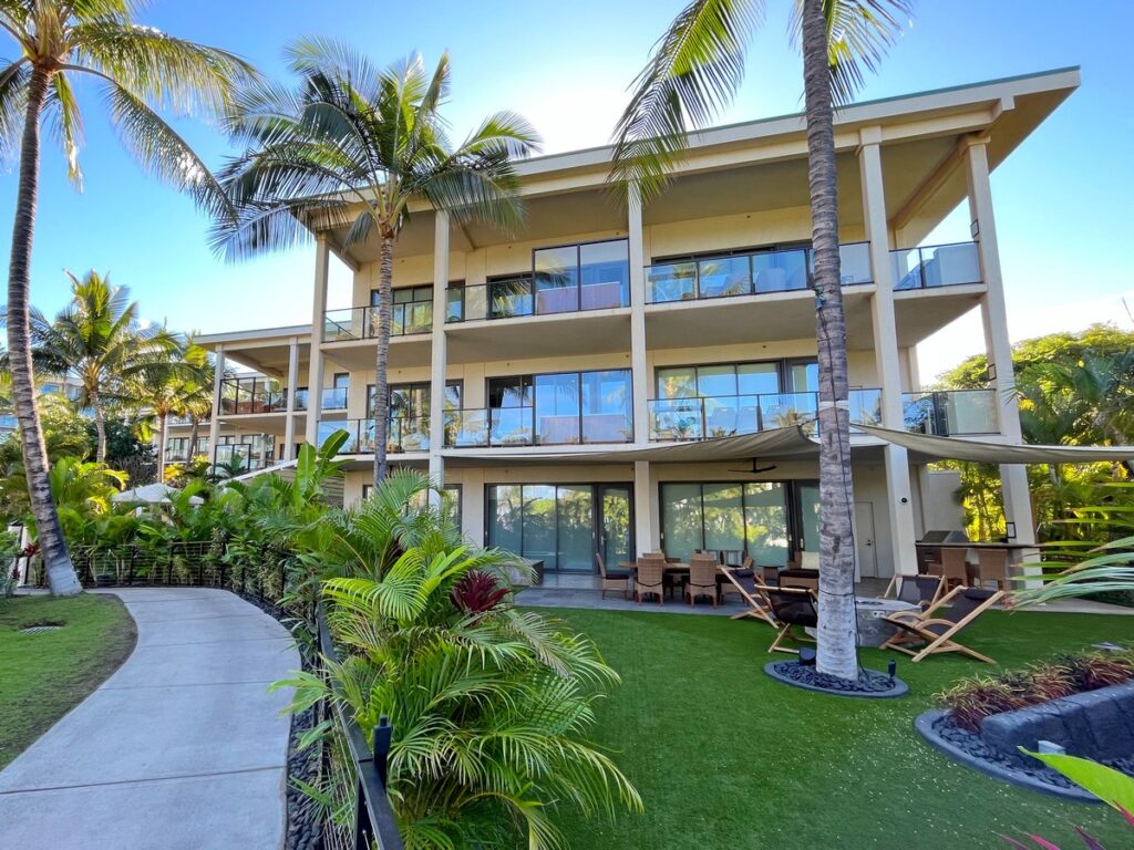 Andaz Maui Villas with palm trees