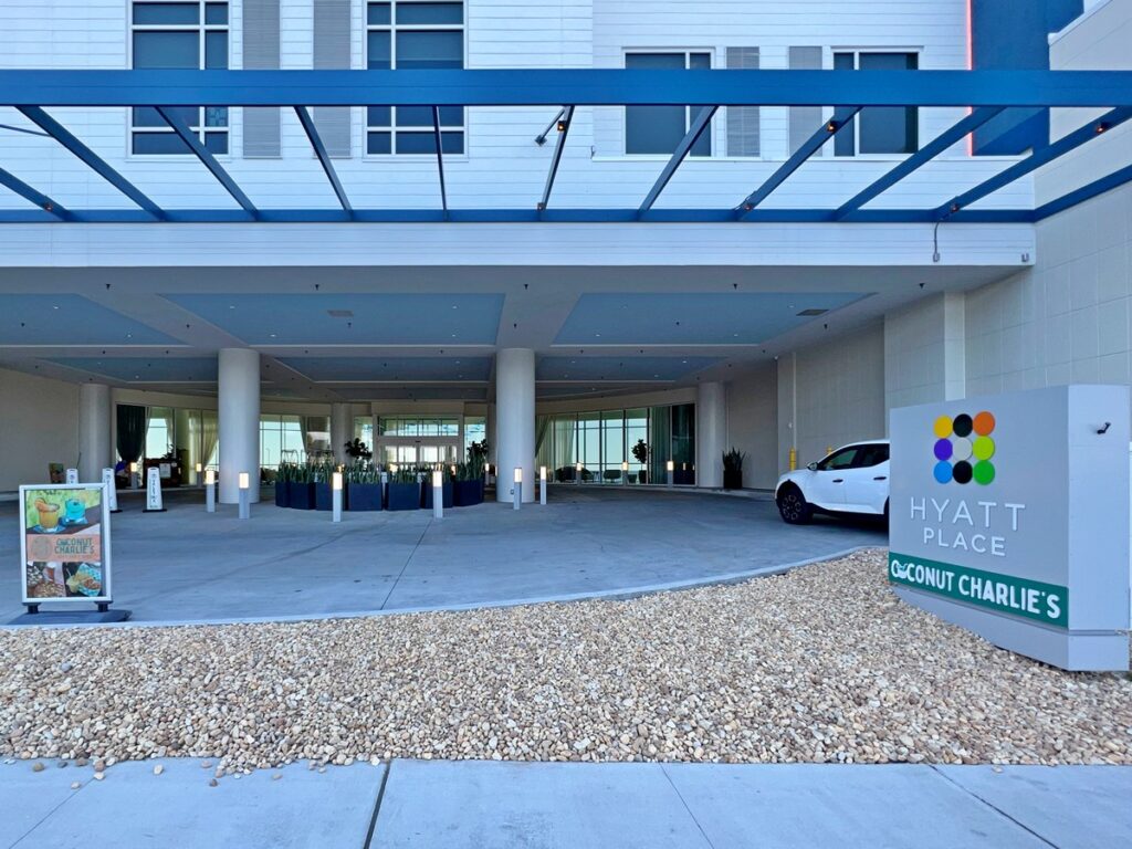 Covered parking & fountain at front door of Hyatt Place PCB