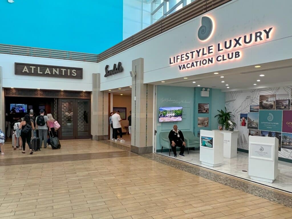 arrival lounges for Atlantis, Sandals & Lifestyle Luxury Vacation Club in Nassau Airport