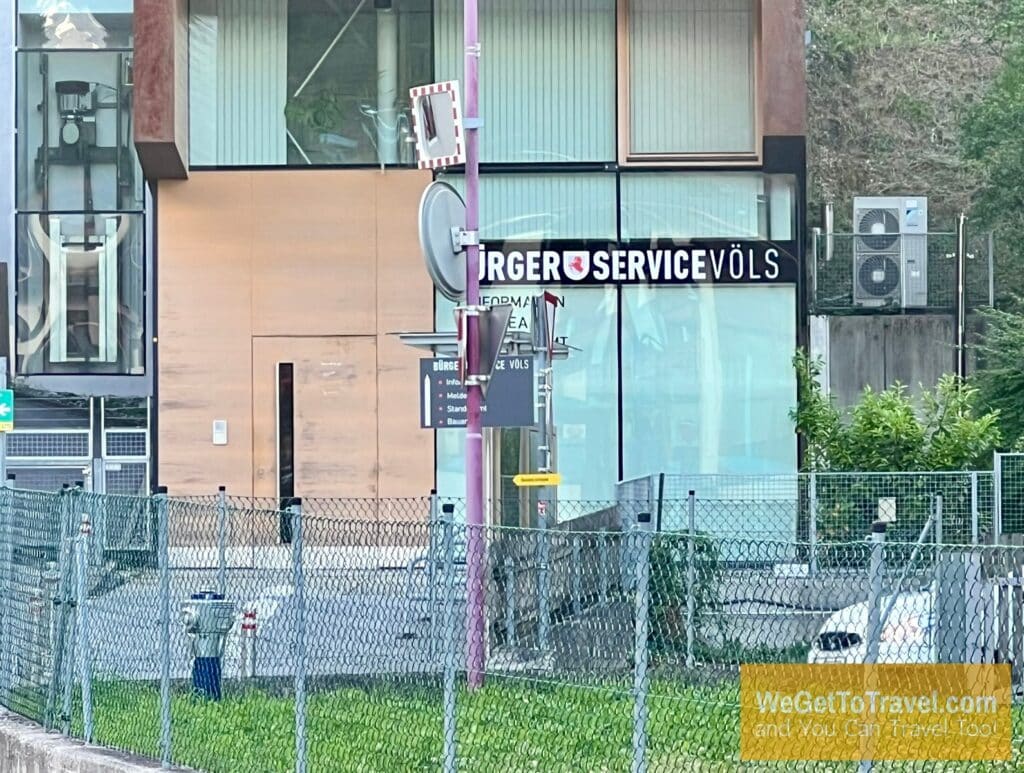 Building behind fence in Völs Austria.